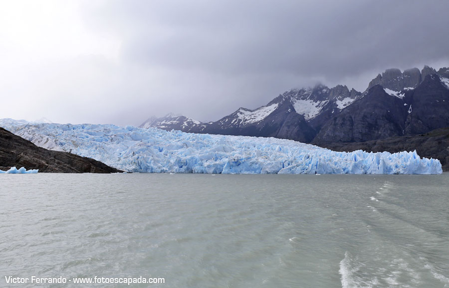 Navegacion al Glaciar Grey en Torres del Paine - Patagonia chilena